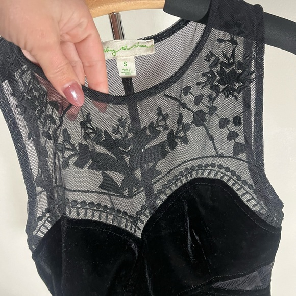 Staring at Stars/Urban Outfitters Black Crop Top, Size Small - Picture 2 of 4